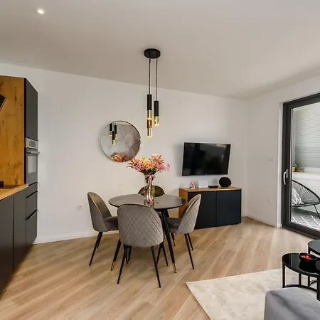 Olimp Apartment *